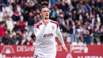 Higinio celebra un gol.