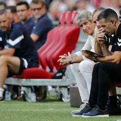 El lateral derecho del Betis hace aguas a la espera de Bellerín