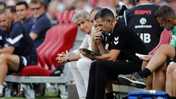 Pellegrini, durante el amistoso ante el PSV.