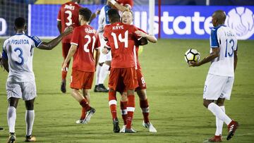 Canad&aacute; celebra su pase a cuartos de final de Copa Oro tras empatar 0-0 ante Honduras.