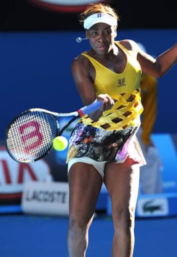 A Venus Williams le gusta probar de vez en cuando con atuendos poco comunes, y algunos de ellos no fueron muy bien recibidos...