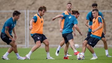 Ibai G&oacute;mez con I&ntilde;igo Vicente en Lezama.