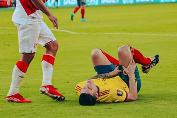 La Selección Colombia perdió 0-1 con la Selección Perú en Barranquilla por la decimoquinta jornada de las Eliminatorias Sudamericanas.