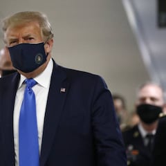 Donald Trump usa mascarilla por primera vez durante la pandemia