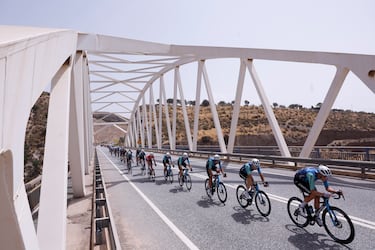 El pelotón durante la novena etapa de La Vuelta.