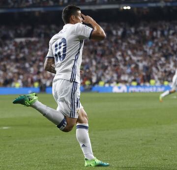 James y otras imagen de su celebración en el Bernabéu.