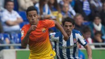 Thiago controla el bal&oacute;n la pasada semana ante el Espanyol en Cornell&agrave;.