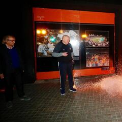 Una traca en Mestalla como tributo al gol eterno de Forment