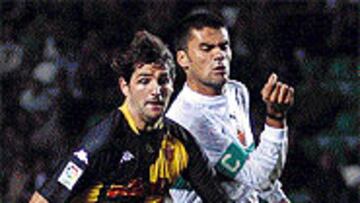 <B>GOLEADOR</B>. Yordi se ha quedado solo como delantero del Zaragoza.