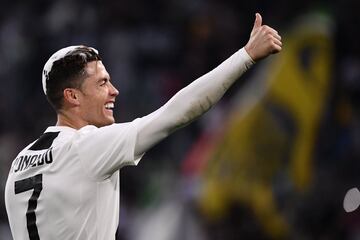 Cristiano Ronaldo celebra el campeonato de liga.