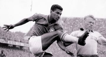 Migue Francisco Dos Santos, mejor conocido como Garrincha, es otro de los históricos brasileños que no pudo consagrarse en la Copa América a pesar de formar parte de una generación histórica en Brasil.