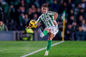 Joven promesa del club. El Betis buscar¨¢ asegurar su continuidad con una renovaci¨®n de contrato y las partes esperan suscribirlo estos d¨ªas