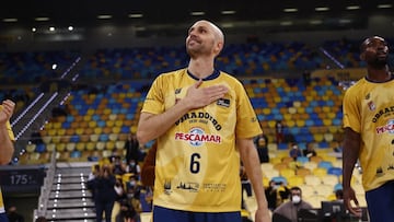 El jugador del Monbus Obradoiro, Albert Oliver, anuncia su retirada definitiva del baloncesto profesional a los 43 a&ntilde;os y tras 22 en la ACB.