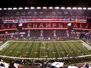 Gillette Stadium - capacidad para 66mil 829 aficionados.