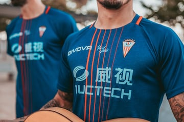 Detalles de la camiseta en homenaje a Paco de Lucía.