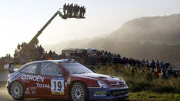 <b>PRUDENCIA</b>. Carlos Sainz conduce su Citroen XSara por las carreteras catalanas con la intención de marcar distancia respecto a sus rivales.