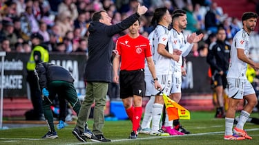 Juanfran Funes vs Alberto González: duelo entre dos amigos y revisionistas del VAR