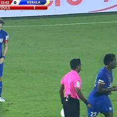¡Tremendo gol de tiro libre de Diego Forlán en India!