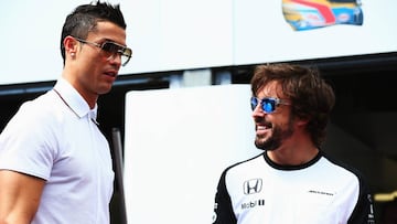 Fernando Alonso con Cristiano Ronaldo en el GP de M&oacute;naco, en 2015.