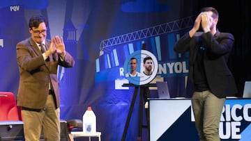 Salvador Illa, candidato a la presidencia de la Generalitat y ex ministro de Sanidad, disparando a Messi en lugar de Ra&uacute;l de Tom&aacute;s en el programa del Espanyol &#039;Perico Que Vola&#039;.