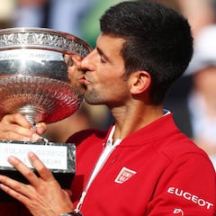 Novak Djokovic wins first French Open defeating Andy Murray