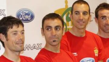 <b>EL CENTRO DE TODAS LAS MIRADAS. </b>Los compañeros de la Selección se han conjurado para apoyar a Óscar Freire en Melbourne.