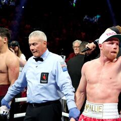 ¿Cuánto dinero cobró Canelo Álvarez por su pelea contra Dmitry Bivol?