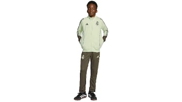 Regala fútbol: la camiseta del Real Madrid con un 20% de descuento lidera el desfile de rebajas de hasta el 60% en botas, sudaderas y zapatillas de Fútbol Emotion