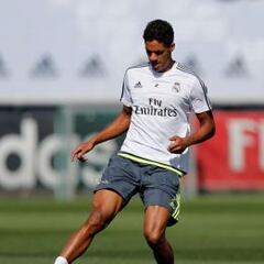 Varane vuelve a entrenarse con la vista puesta en el Granada