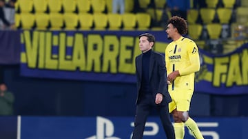 10/12/25 PARTIDO CHAMPIONS LEAGUE JORNADA 6
VILLARREAL - COPENHAGUE COPENHAGEN
FIN DE PARTIDO TRISTEZA SALUDO MARCELINO RENATO VEIGA