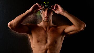 Michael Phelps posa en la sesi&oacute;n de fotos del equipo de nataci&oacute;n de Estados Unidos antes de los Juegos Ol&iacute;mpicos de R&iacute;o 2016.