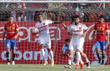 Futbol, Union EspaÃ±ola vs Universidad de Chile. Duodecima fecha campeonato de Apertura 2016/17.
El jugador de Universidad de Chile Jonathan Zacaria, derecha, celebra con sus compaÃ±eros luego de convertir un gol contra Union EspaÃ±ola durante el partido de primera division en el estadio Santa Laura de Santiago, Chile.
19/11/2016
Martin Thomas/Photosport*************

Football, Union EspaÃ±ola vs Universidad de Chile. Twelve date, Aperture Championship 2016/17.
Universidad de Chile's player Jonathan Zacaria, right, celebrates with teammmates after scoring against Union EspaÃ±ola during the first division football match held at the Santa Laura stadium in Santiago, Chile.
19/11/2016
Martin Thomas/Photosport