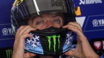 Rossi durante la primera jornada de test en Sepang.