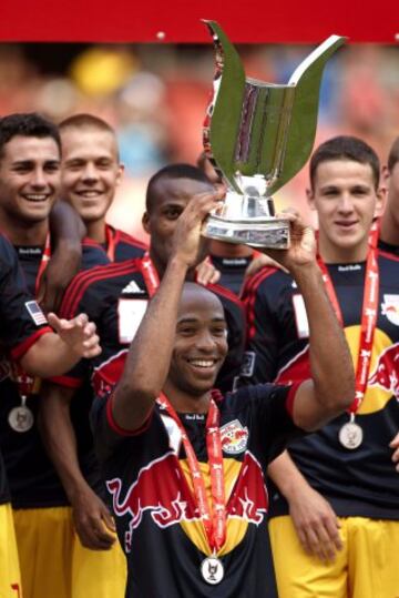 Henry returned to London again in 2011 as New York Red Bulls won the Emirates Cup friendly tournament.