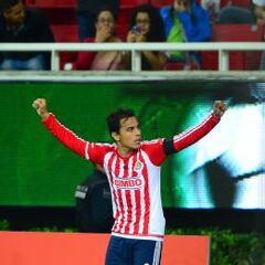 Bravo alcanza a Rey como mejor goleador en activo