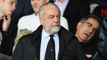 Aurelio De Laurentiis durante un partido del Nápoles en París