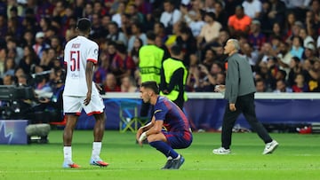 Ferrán Torres, abatido tras la derrota ante el PSG.