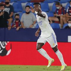 Vinicius agudiza la jaqueca de Pellegrini por el lateral diestro