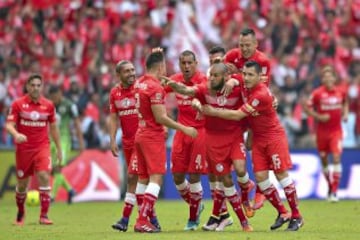 Los Diablos Rojos cumplirán 100 años el domingo 12 de febrero, día que enfrentarán a otros rojos, los Tiburones del Veracruz. Durante la época amateur los colores de Toluca fueron azul y blanco, no obstante con el paso del tiempo el equipo comenzó a utilizar el color rojo que lo identifica hasta la actualidad. Son el tercer club con más campeonatos de Liga en México, con 10