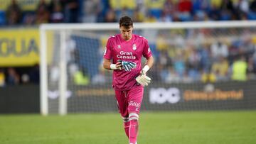 Álex Domínguez busca su lugar