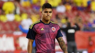 Juan Camilo &#039;Cucho&#039; Hern&aacute;ndez durante el calentamiento antes de un partido de la Selecci&oacute;n Colombia.