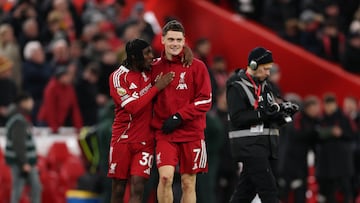 Jeremie Frimpong y Florian Wirtz.