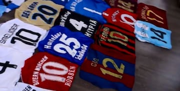 El extremo holandés que militó en Ajax y Liverpool mostró su colección en enero de 2019. Entre sus jerseys se encuentran: Sneijder, Seedorf, Huntelaar, Robben, Ben Arfa y Cristiano Ronaldo. 