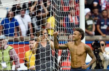 Neymar's transfer: a problem for fans who don't want to know the truth about their beloved game