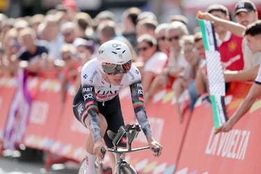 Almeida le ha recortado diez segundos al líder de la carrera.