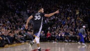 Paliza del líder al peor equipo: Warriors sobre Sixers