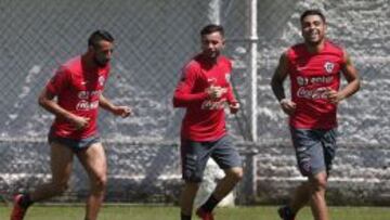 Isla, Mena y Jara serían titulares en Montevideo.