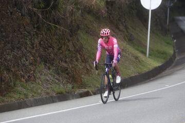 Rigoberto Urán se mostró feliz por su regreso a los entrenamientos en carretera. El ciclista colombiano empieza a pensar en el Tour de Francia donde será uno de los líderes del EF Education First