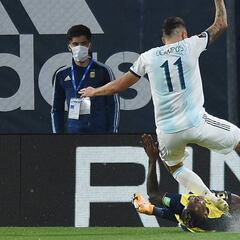 ¿Fue penal sobre Ocampos? La primera polémica del partido