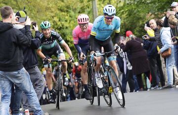 El año 2019 también será inolvidable para Jakob Fuglsang, ya que esta temporada el ciclista danés del Astana ha conseguido algunos de los logros más importantes de su carrera. Fuglsang sumó su primer monumento en la Lieja-Bastoña-Lieja, la Decana, tras soltar a sus rivales en la subida a La Roche-aux-Facons y afrontar en solitario los últimos 13 kilómetros con salvadas increíbles. Fuglsang ganaría la general de Dauphiné aunque abandonaría en el Tour a causa de las caídas. En la Vuelta a España el danés lograría su primera victoria de etapa en una grande tras imponerse en la cima del inédito Alto de la Cubilla.